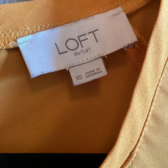 Loft outlet sleeveless blouse - Picture 2 of 4